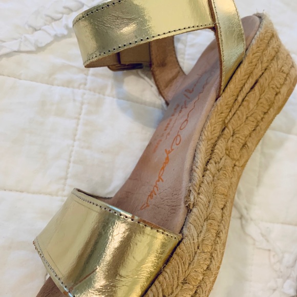 Gold Flatform Espadrilles - Picture 6 of 8
